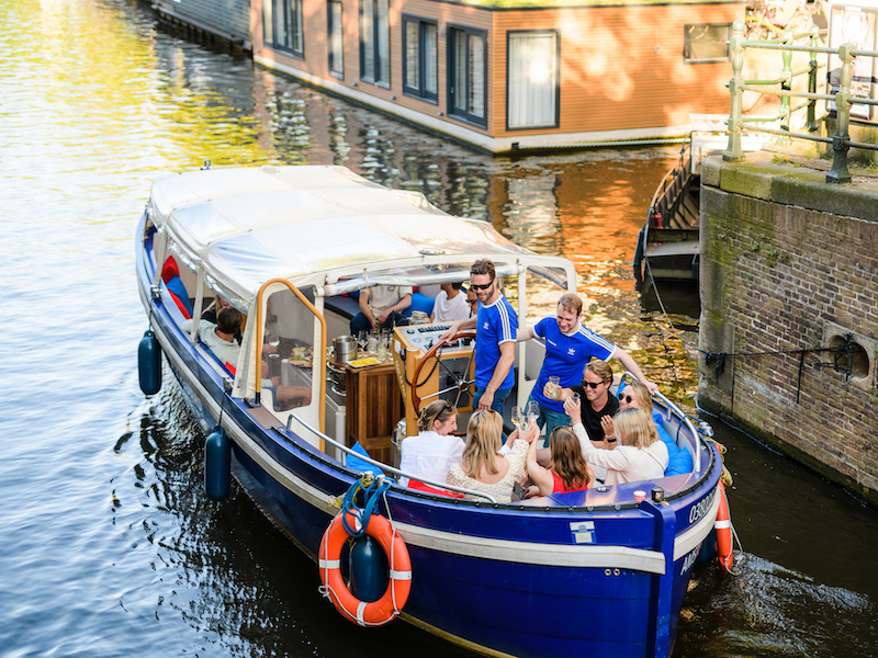 Luxury Canal Boat Cruise in Amsterdam